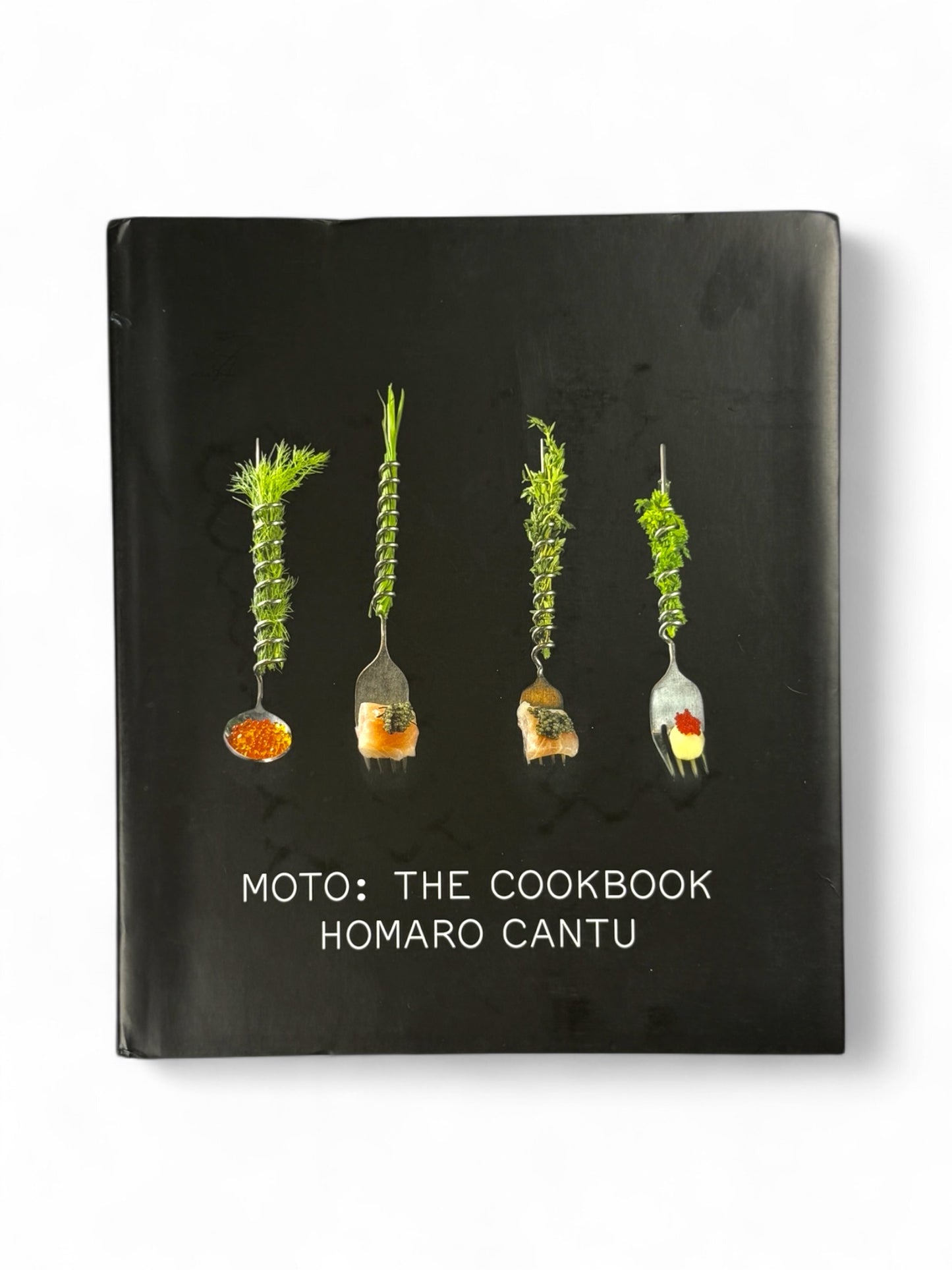 Moto: The Cookbook by Homaro Cantu