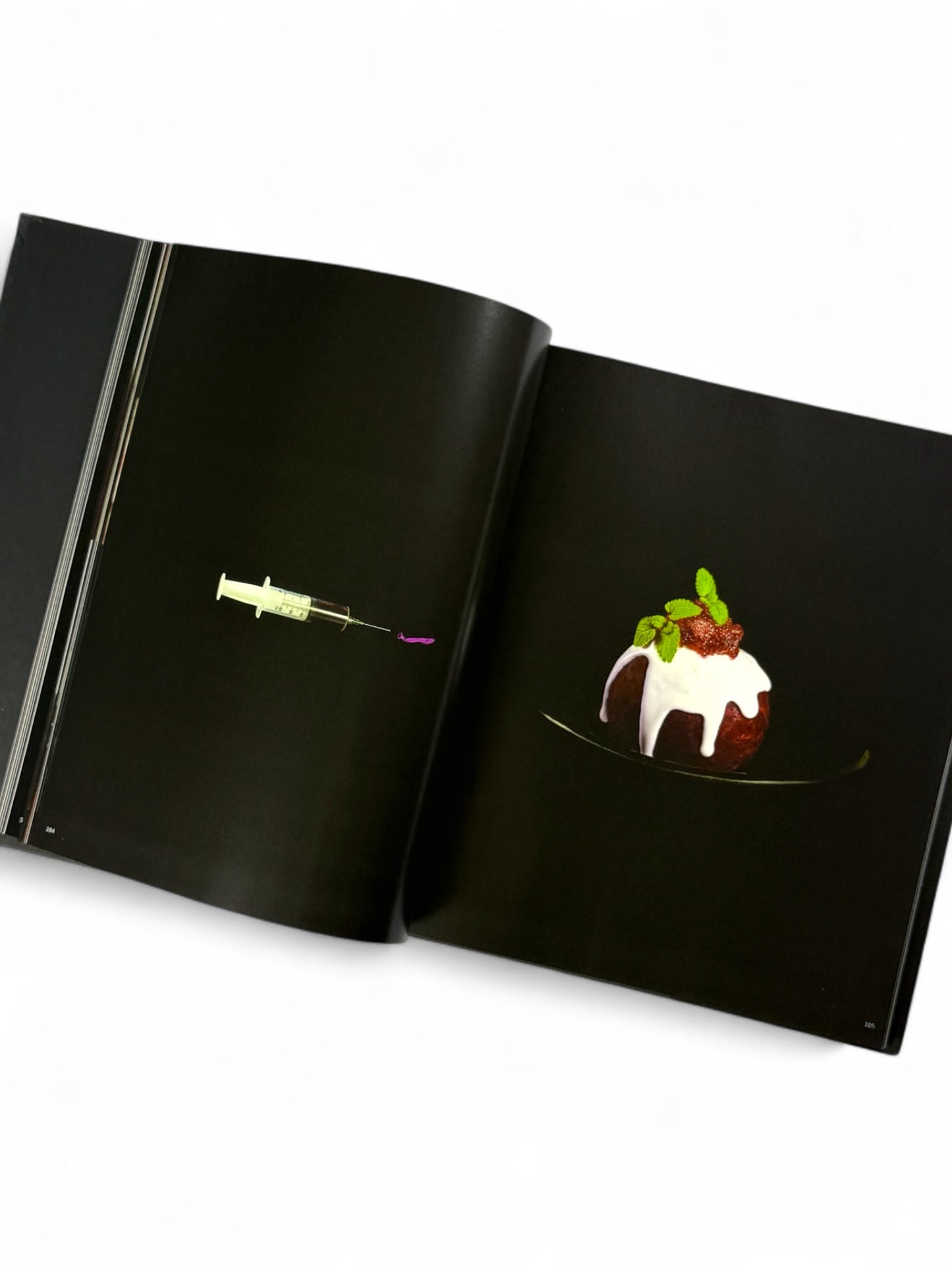 Moto: The Cookbook by Homaro Cantu